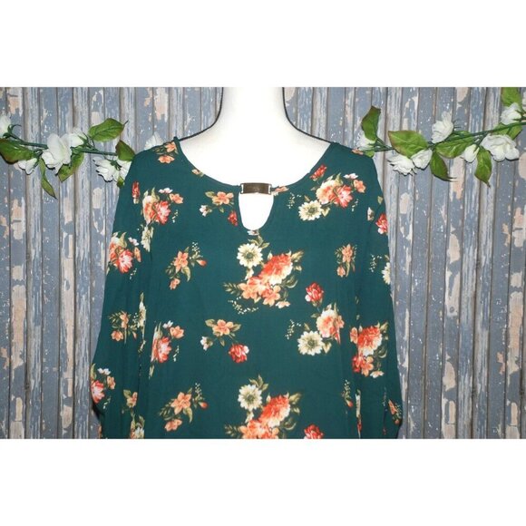 Justify Women's Blouse Size 1X Green Fall Floral 3/4 Roll Tab Sleeve Gold Tone - Picture 2 of 9